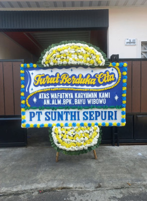 Papan Bunga Duka di Gunung Sari