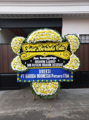 Papan Bunga Duka di Gunung Sari